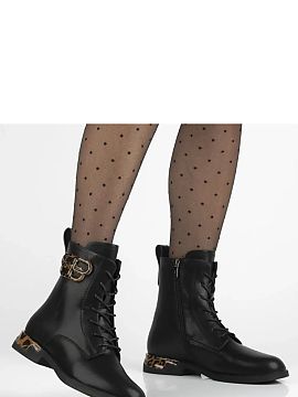Botki Solea  Descoperiți botinele negre unice din piele naturală, decorate cu un motiv subtil de panteră, modelul Ricka de la prestigioasa marcă Fili