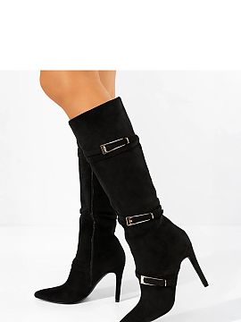 Cizme cu toc Solea  Descoperiți un stil unic cu cizmele negre cu toc înalt și catarame decorative Sadie de la marca cunoscută Gemre. Aceste elegante cizme c