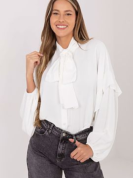 cămașă cu mânecă lungă Factory Price  Această elegantă cămașă de damă fără guler este o propunere atemporală cu un caracter clasic, perfectă atât pentru ziua de zi, c�