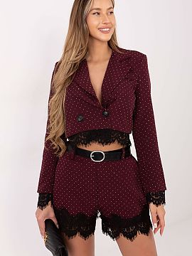 Shorts Italy Moda  Elegantne pantaloni scurți pentru femei sunt o propunere stilată pentru femeile care apreciază combinația dintre confort și detalii viz