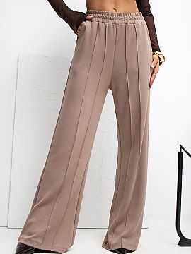 Pantaloni de trening Rue Paris  Pantaloni de trening extrem de confortabili, realizati dintr-un material de tip fular, extrem de moale, delicat si deosebit de placut la ati