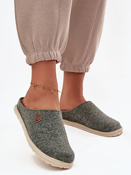 Papuci Step in style  Papuci de damă de la brandul Inblu. Realizate din material fetru, garantează ușurință și respirabilitate, perfecte pentru utilizare zi