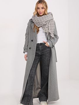 Sal AT  Šalul fabricat dintr-o amestec de înaltă calitate de viscoză și lână impresionează prin textura plăcută la atingere și finisajul 