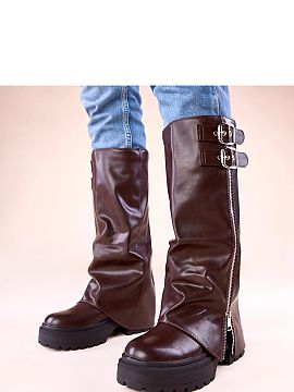 Cizme cu platformă Solea  Descoperiți cizmele cu ciocolată unice cu gambă răsucită și cataramă Ridica, care îmbină eleganța și funcționalitatea. Aceste ci