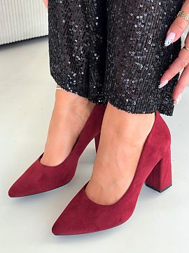 Pantofi dcu toc gros Step in style  Clasicii pantofi de la marca Sergio Leone. Pantofii sunt confecționați din ecomaterial de înaltă calitate. Talpa moale din piele natural