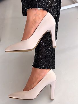 Pantofi cu toc subţire (stiletto) Step in style