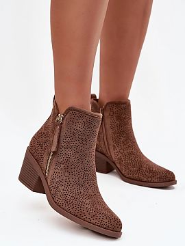 Botine cu toc Step in style  Botine de damă în stil cowboy de la marca S.Barski. Realizate din materiale de înaltă calitate, ele arată elegant și atrag atenția cu