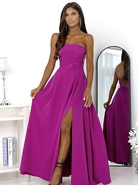 Rochie lungă With You  O rochie lungă și uimitoare de seară fără bretele, creat special pentru ocazii deosebite. Partea de sus a rochiei este decorată cu o c