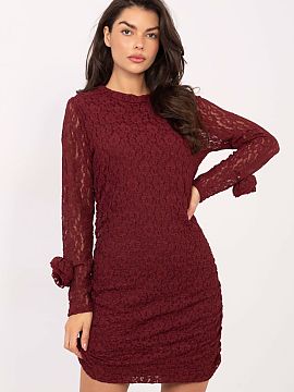 Rochie scurtă Italy Moda  Rochie elegantă de dantelă cu caracter cocktail, ideală pentru ocazii speciale și ieșiri festive. Modelul sub formă de rochie creion s