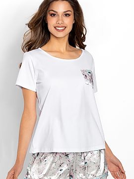 Pijama Momenti Per Me  Happiness este o pereche unică de pijamale pentru femei care atrage imediat atenția. Este elegantă și elegantă și vă va permite să a