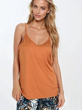 Pijama Momenti Per Me  Această pijama de damă este o combinație de confort, delicatețe și stil feminin. Setul format din 2 piese constă într-o cămașă cu 