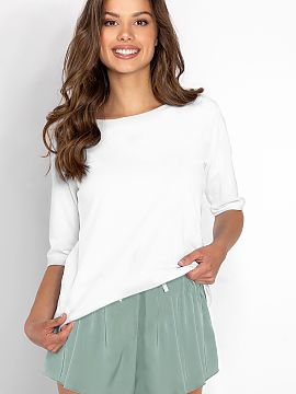 Pijama Momenti Per Me  Această pijama cu bluză cu decolteu în U este alegerea perfectă pentru femeile care apreciază confortul, stilul și moliciunea. Culoril