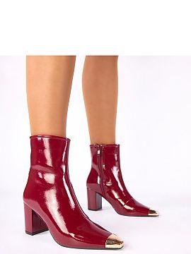 Botine cu toc Solea  Descoperiți un stil unic oferit de botinele bordo lucioase cu vârfuri aurii Marilyn de la marca Gemre. Aceste botine elegante și îndrăz