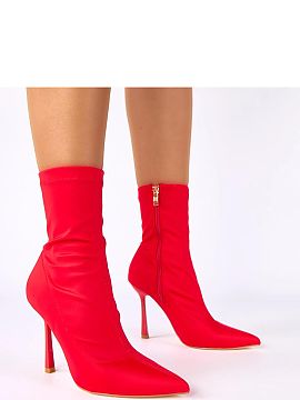 Botine cu toc Solea  Descoperiți botinele roșii extrem de feminine din satin cu toc înalt Loreen de la marca Gemre, create pentru femeile care iubesc eleganț