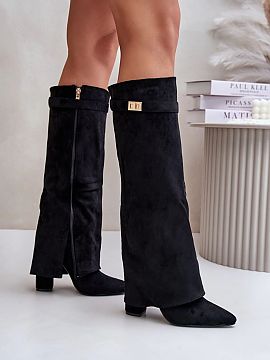 Cizme cu toc Step in style  Cizme elegante de damă din catifea ecologică. Cu toc sub formă de stâlp. Vârful este ascuțit. Elementul deosebit al acestui model este