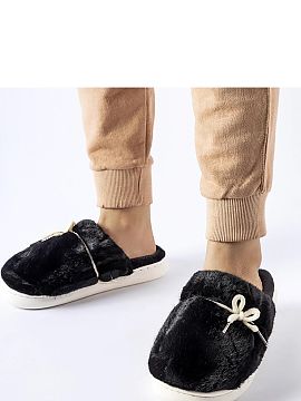 Papuci Solea  Cusătura acestor papuci a fost realizată cu grijă, ceea ce se traduce prin soliditatea și rezistența acestora la deteriorare. Modelul f