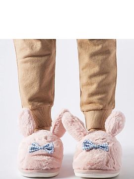 Papuci Solea  Papucii au o croială joasă, ceea ce îi face ușori și nu împiedică mișcările. Interiorul lor căptușit garantează căldură și co