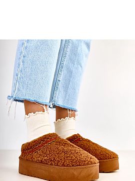 Moon boots Solea  Descoperiți cizmele joase de zăpadă bronz deosebite de pe platforma Royana, care îmbină un aspect la modă, confortul și funcționalit