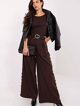 Pantaloni pentru femei Italy Moda  Pantaloni eleganți din material pentru femei sunt o combinație de confort și aspect elegant, perfectă pentru ținutele de zi cu zi și p