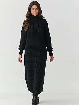 rochie de zi Makadamia  Scufundați-vă în atmosfera toamne-iarnă cu o rochie care îmbină designul modern, confortul și practicitatea. Rochia pulover cu guler 