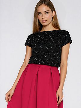 Bluzka Nife  Bluza eleganta cu croiala fit, care scoate in evidenta silueta. Confectionata dintr-o tesatura moale, decorata cu dantele argintii stralucit