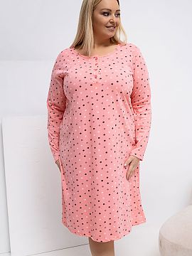 Cămașă de noapte Plus Size Forever Pink  O cămașă de noapte confortabilă și stilată de mărime mare, în care domnesc punctele adorabile, conferind întregului un aer ușor ș