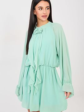 Rochie elegantă Rue Paris  Această rochie de cocktail roz plisată este o propunere pentru femeile care își doresc să arate elegant și cu clasă. Realizată dintr