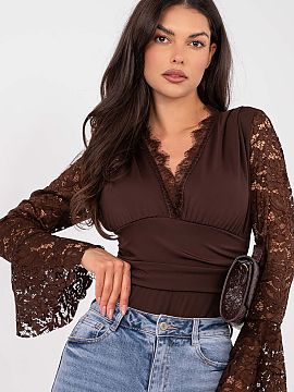 Corset Italy Moda  Elegantul body realizat dintr-o combinație de poliester și elastan, combină confortul cu un stil rafinat. Modelul cu lungime standard și