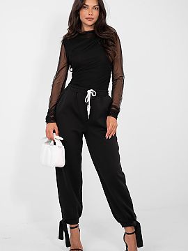 Pantaloni de trening Italy Moda  Pantaloni de trening confortabili de tip jogger sunt o propunere excelentă pentru ținutele casual de zi cu zi. Aceștia se potrivesc perfe