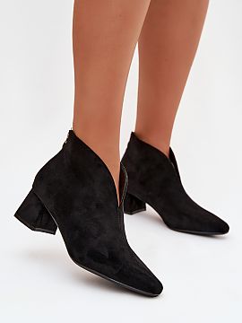 Botine cu toc Step in style  Elegantele botine de damă din piele ecologică sunt o propunere stilată pentru femeile care apreciază un aspect modern și confortabil. M