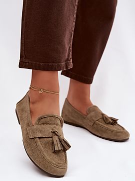 Mocasini Step in style  Mocasini de damă din piele ecologică sunt o propunere confortabilă și elegantă pentru zi de zi. Talpa plată și tălpicul moale asigur
