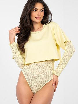 Corset Italy Moda  Corpul cu două straturi într-un stil casual este o combinație de confort și estetică feminină. Modelul se remarcă printr-o textură v
