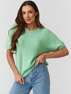 Pulover cu mânecă scurtă Makadamia  Pulover elegant de damă de mărime universală, cu croială ușor lejeră de tip oversize, care se potrivește perfect în ținutele de zi 