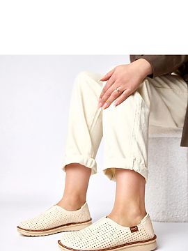 Pantofi de tip semi-sport Solea  Pantofii sunt încălțăminte universală care îmbină un aspect clasic cu confortul zilnic. Realizați din piele ecologică de înaltă c