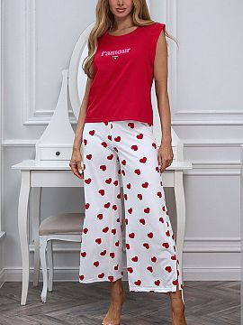 Pijama Pure Sin  Valentine este o pijama din bumbac creata pentru femeile care iubesc feminitatea subtila combinata cu confortul atemporal. Bumbacul moale si