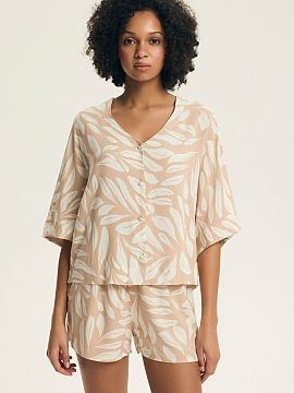 Pijama Henderson  Stilul și confortul unei pijamale de damă sunt o propunere ideală pentru femeile care apreciază confortul și aspectul modern. Partea de