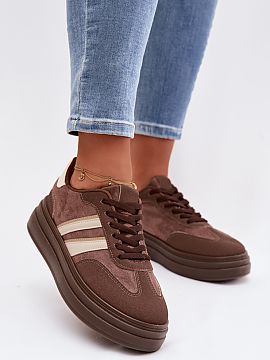 Pantofi de sport Step in style  Stilouri elegante pentru femei din piele ecologică sunt o propunere confortabilă pentru fiecare zi. Modelul plasat pe o platformă subtil 