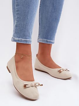 Balerinki Step in style  Balerinii de damă din material textil sunt o propunere confortabilă pentru ziua de zi. Tălpile plate asigură confortul purtării, iar ta