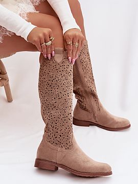 Cizme perforate Step in style  Cizmele dantelate pentru femei în stil boho sunt o propunere specială pentru femeile care apreciază libertatea și aspectul modern. Tăie