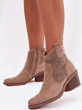 Cizme cu toc Step in style  Botinele de damă în stil cowboy de la marca S.Barski sunt o propunere la modă care va sublinia perfect caracterul ținutelor de primăvar