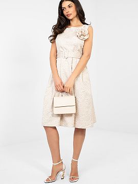 rochie formală Rue Paris  Rochie elegantă de ocazie creată pentru ocazii speciale și ieșiri elegante la petreceri. Croiala evazată subliniază frumos talia și c