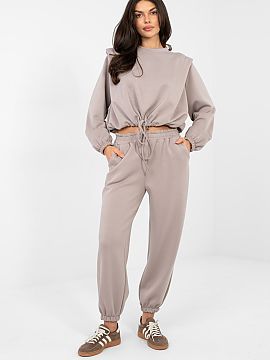 set Rue Paris  Completul sport pentru femei, format dintr-o bluză și pantaloni, este o propunere excelentă pentru fiecare zi pentru femeile care aprecia