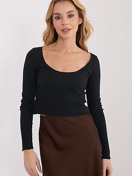 Bluză Factory Price  Tricoul potrivit tip longsleeve este o propunere ideală pentru ținutele de zi cu zi într-un stil casual. Croiala scurtă subliniază frum