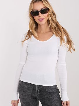 Bluzka Factory Price  Bluza de bază tip longsleeve este un must-have în orice garderobă. Croiala potrivită subliniază frumos silueta, oferind în același ti