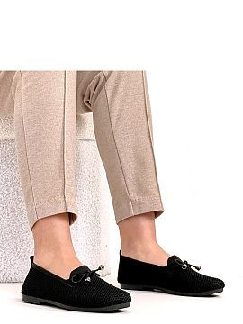 Mocasini Solea  Pantofi eleganți cu o fundă decorativă de efect în față reprezintă combinația perfectă între clasic și farmec feminin. Modelul es