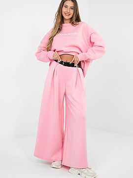 Pantaloni de trening Rue Paris  Pantaloni eleganti de tip palazzo sunt o combinație de confort și eleganță într-o interpretare modernă. Confecționați dintr-un amest
