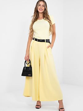 Pantaloni de trening Rue Paris  Elegantele pantaloni tip palazzo sunt o combinație între confort și eleganță într-o formă modernă. Confecționați dintr-o amestec d
