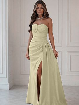 Rochie lungă Bicotone  Rochie de seară fascinantă în nuanță galbenă, confecționată dintr-un material subtil lucios, cu închidere cu fermoar acoperit. Cors