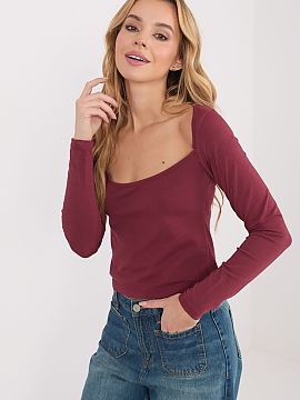 Bluzka Factory Price  Bluza tip longsleeve asortată este o propunere ideală pentru femeile care apreciază stilul minimalist și confortul în ținutele de zi c