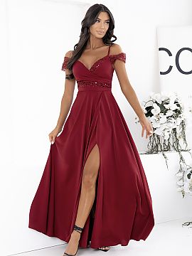 Rochie lungă With You  Rochie elegantă maxi în culoarea bordo, creată pentru ocazii speciale. Model cu croială feminină, care subliniază frumos talia și sub